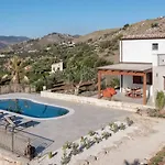 Eos Con Piscina Privata
