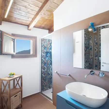 Eos Con Piscina Privata