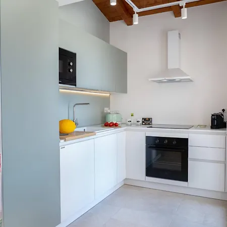 Eos Con Piscina Privata * سكوبيلو