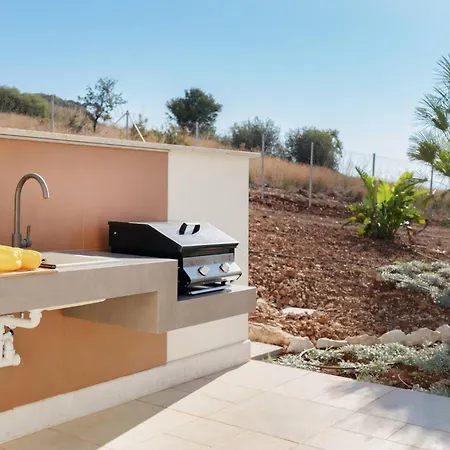 Eos Con Piscina Privata سكوبيلو
