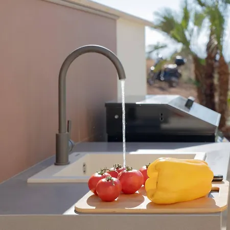 Eos Con Piscina Privata فيلة