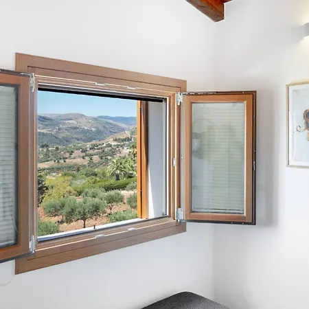 Eos Con Piscina Privata