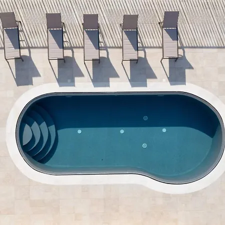 Eos Con Piscina Privata سكوبيلو